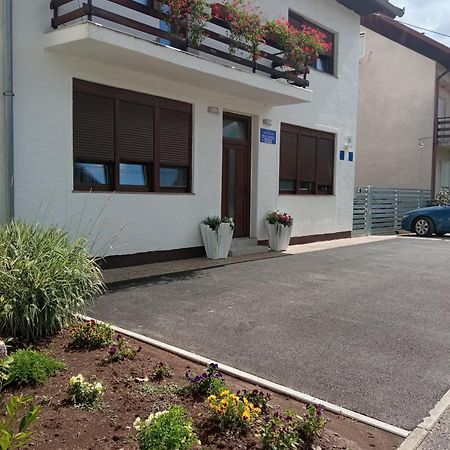 Apartman Nikola Gospić Екстериор снимка