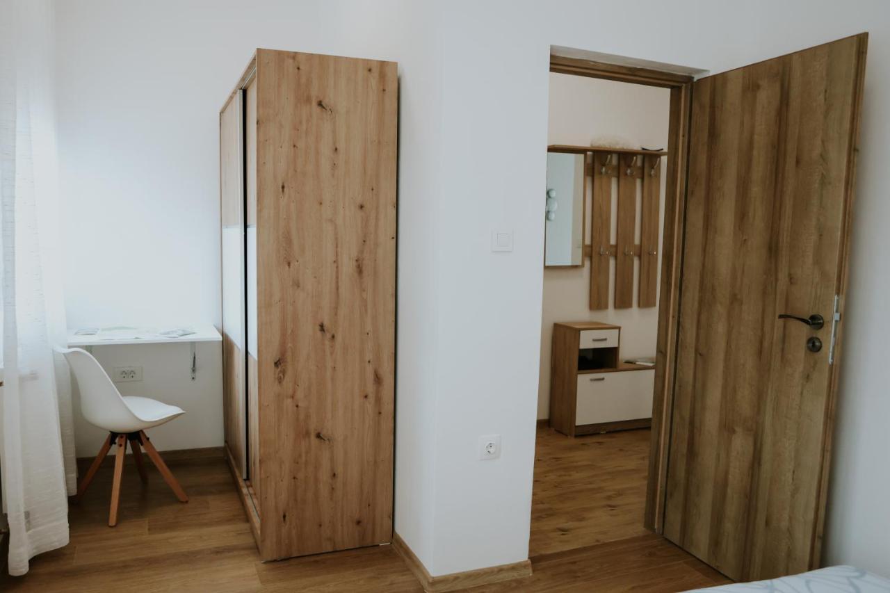 Apartman Nikola Gospić Екстериор снимка