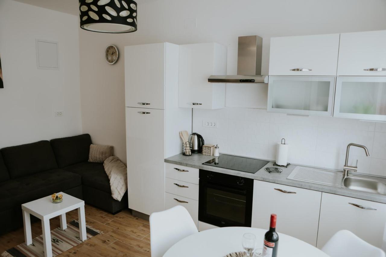 Apartman Nikola Gospić Екстериор снимка