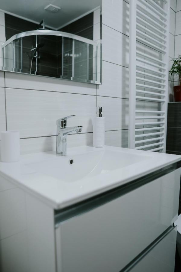 Apartman Nikola Gospić Екстериор снимка
